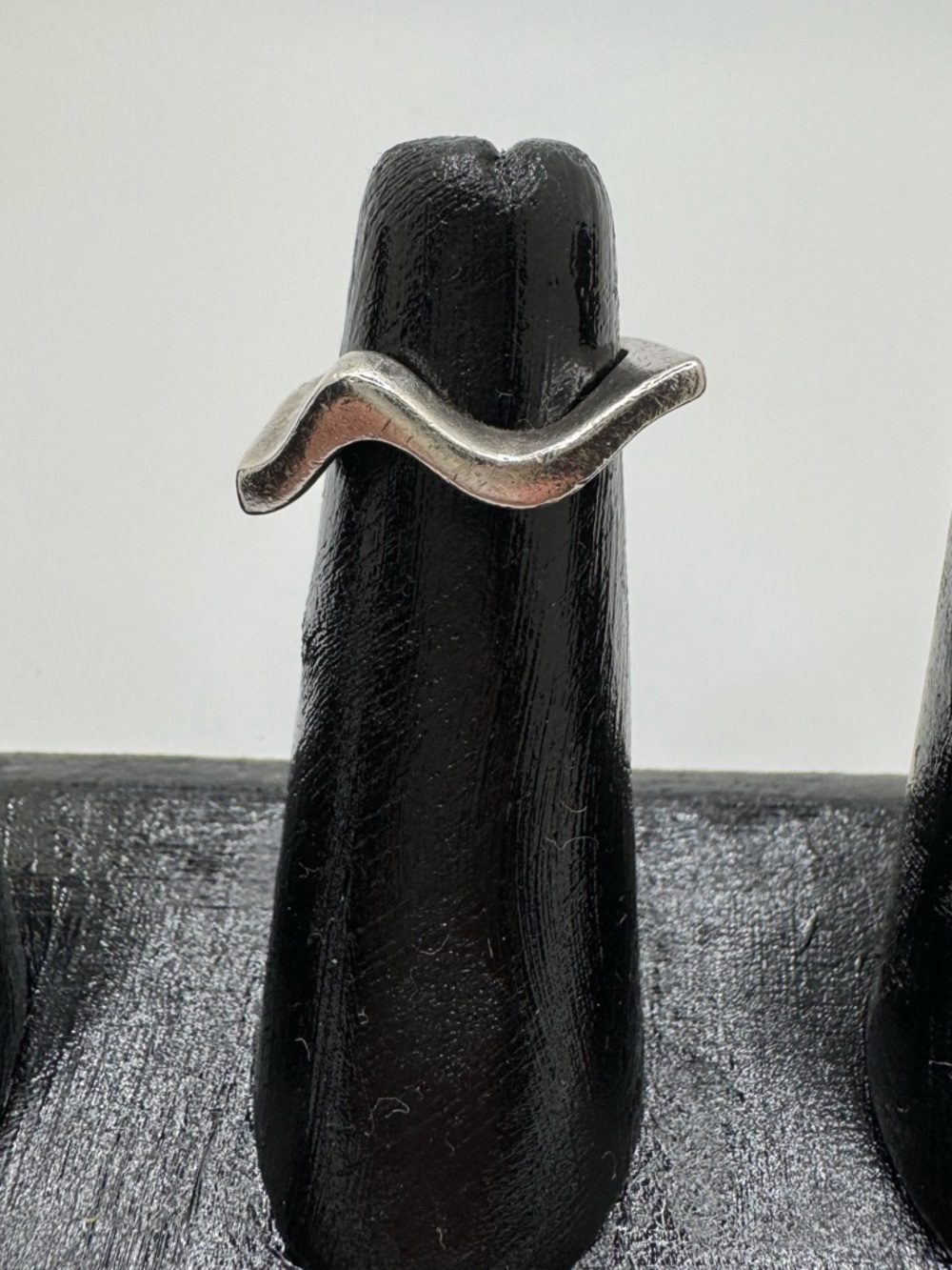 Vintage .925 Silver Wavy Design Ring - Size 5.5